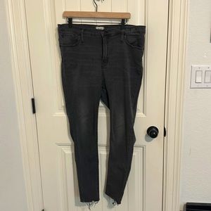 Madewell 9” Mid Rise Skinny Gray Jeans with Raw Hem sz 34